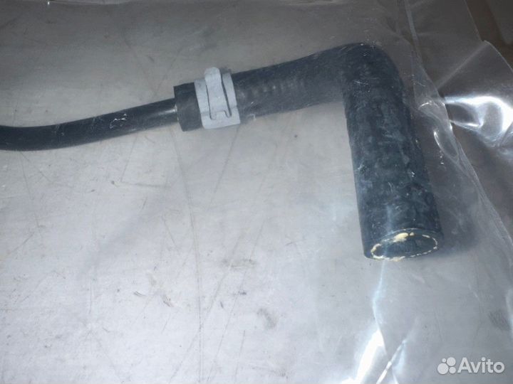 Трубка обогрева дроссельной заслонки впускная GM