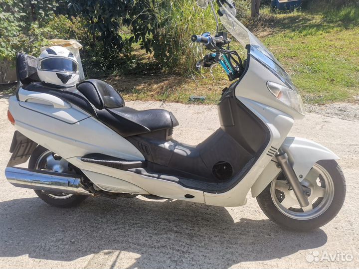 Suzuki SkyWave 400