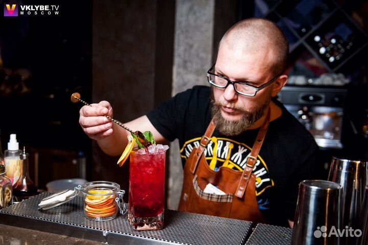 Старший бармен, бар-менеджер