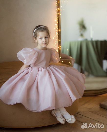 Продаю нарядное платье на выпускной в сад