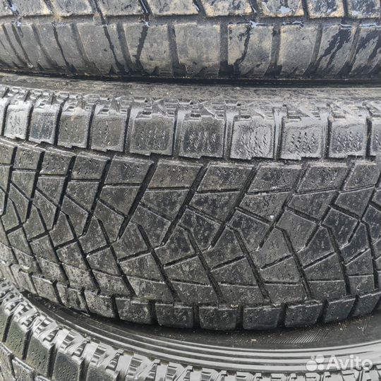 Bridgestone Blizzak DM-V3 215/70 R16