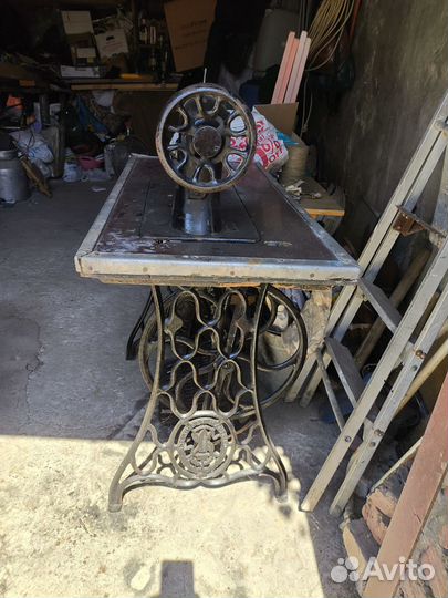 Швейная машина singer