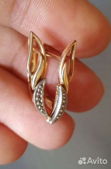 Золотые серьги