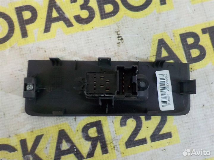 Кнопка стеклоподъемника Nissan Pathfinder (R51) 2