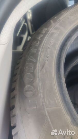 Goodyear UltraGrip Ice Arctic SUV 225/60 R18