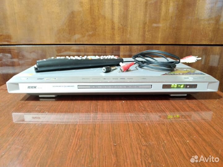 Dvd плеер с караоке BBK DV414SI