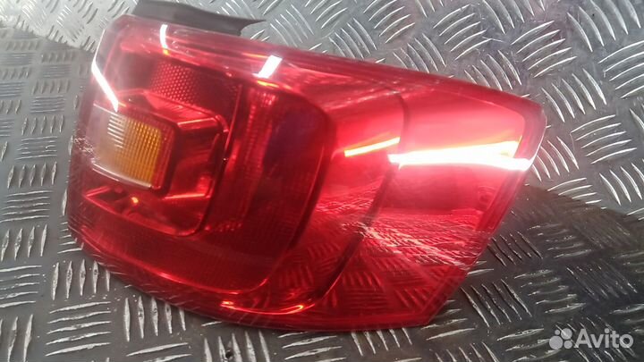 Б/У Б/У Фонарь задний правый 5C6945096E VAG