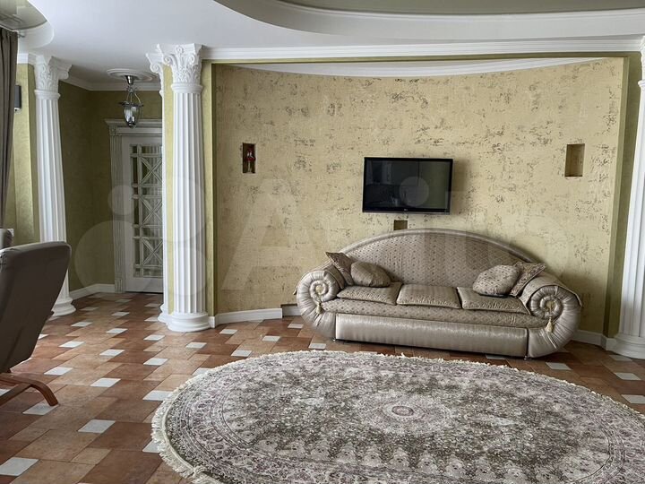 3-к. квартира, 125 м², 2/4 эт.