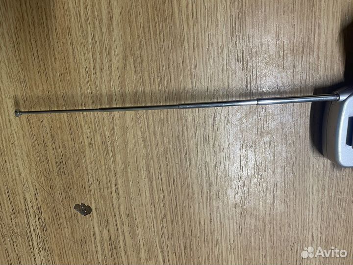 Карманный радиоприемник с часами