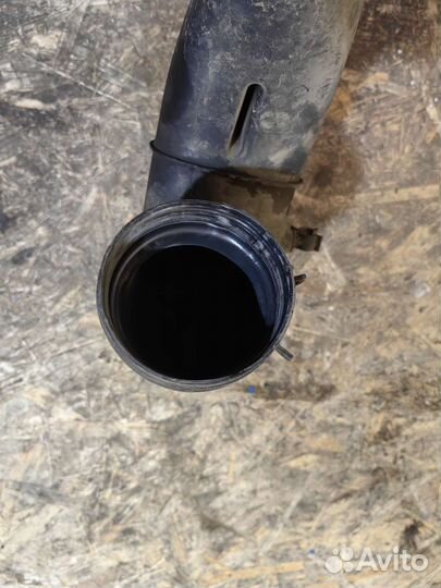 Патрубок Воздушного Фильтра Туарег NF 7P6129684B