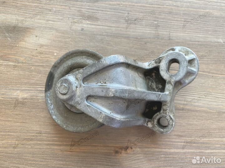 Кронштейн натяжителя руч. ремня Mitsubishi Diamant