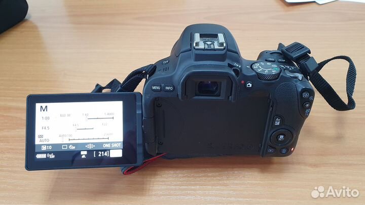 Canon EOS 200D Kit EF-S 18-55mm f/4-5.6 IS STM