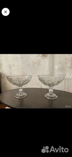 Ваза для фруктов на ножке стекло