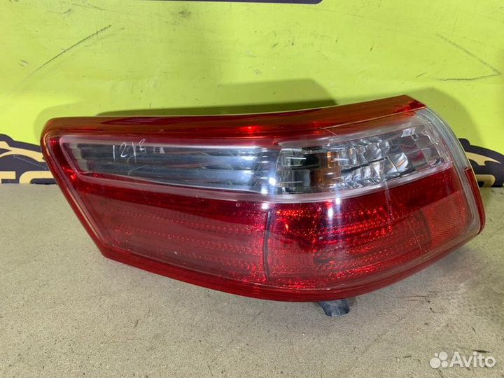 Фонарь заднего хода левый Toyota Camry ACV40