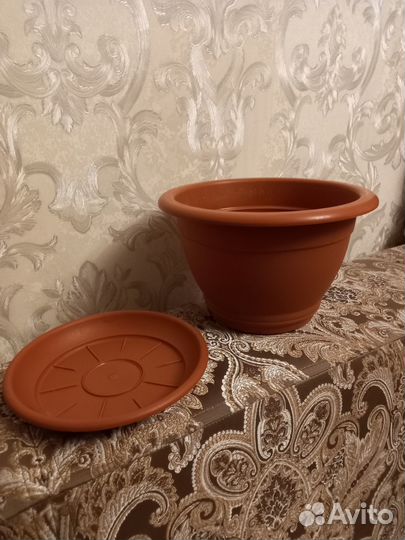 Кашпо коричневое