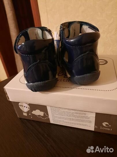 Туфли для девочки новые