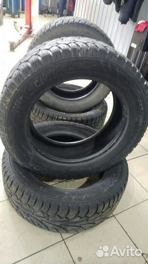 Hankook Winter I'Pike 225/60 R17