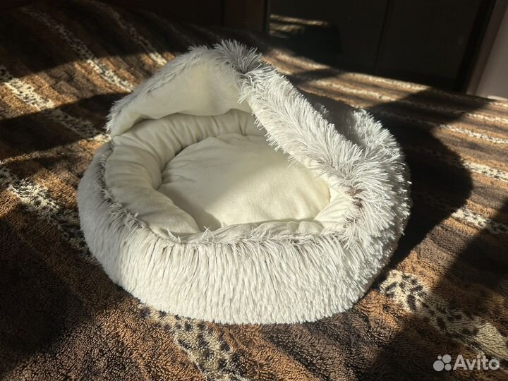 Лежанка для кошки или небольшой собаки