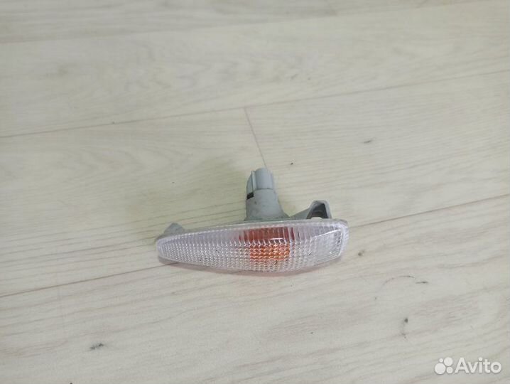 Повторитель в крыло передний Mitsubishi Lancer 10