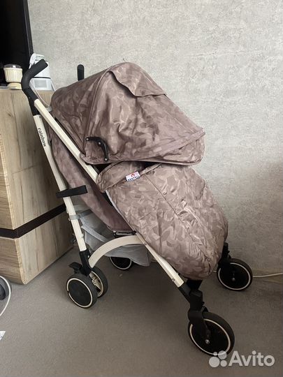 Коляска прогулочная