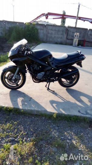 Мотоцикл kawasaki zzr400