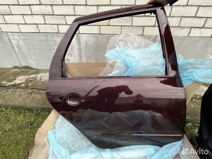 Новая дверь цвет портвейн гранта правая задняя