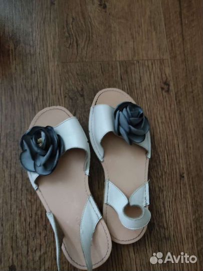 Сандалии для девочки