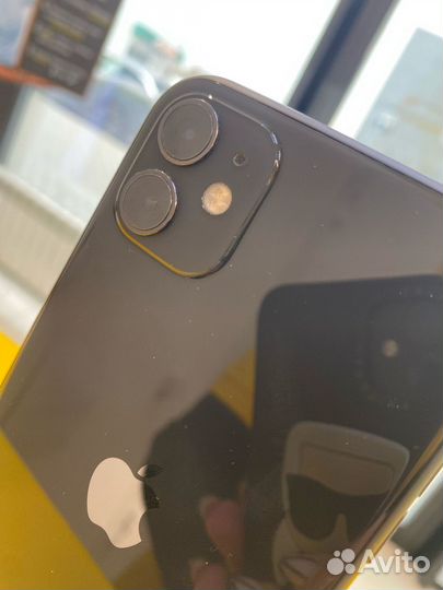 iPhone 11, 64 ГБ