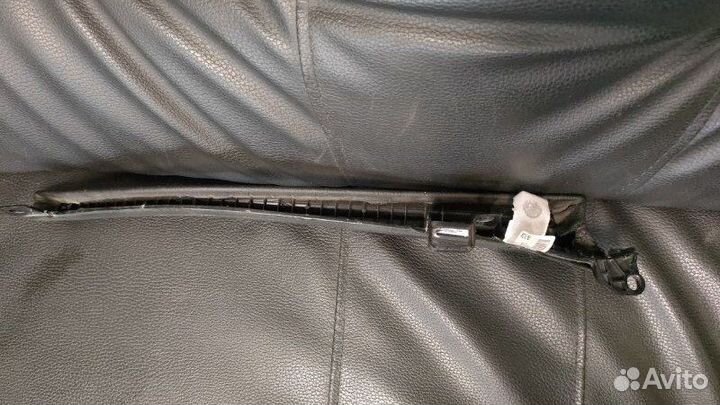 Декоративная накладка центральной консоли левая