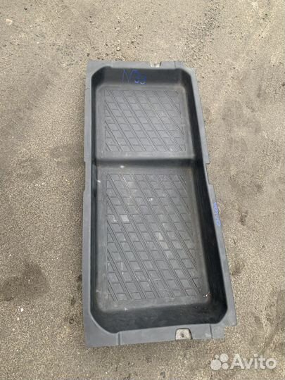Ванна пол багажника volvo v70 2 00-05 оригинал