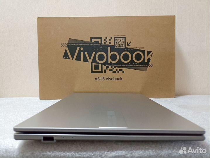 Ноутбук Asus Vivobook i3-N305 / 8гб / 256гб ssd