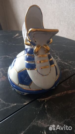 Статуэтка фарфор Бутса сувенир