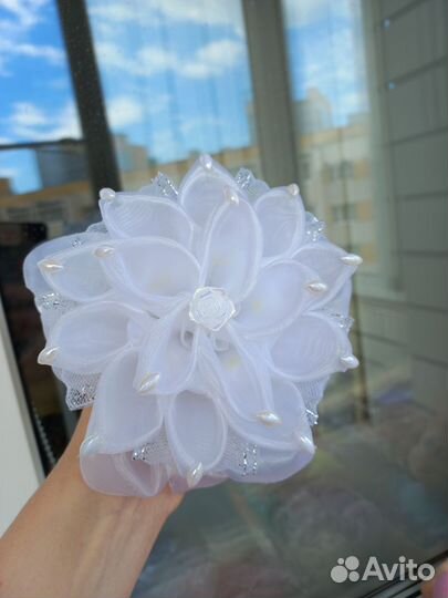 Резинка для волос банты белые