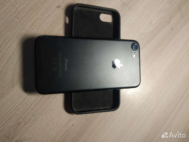 Телефон iPhone 7
