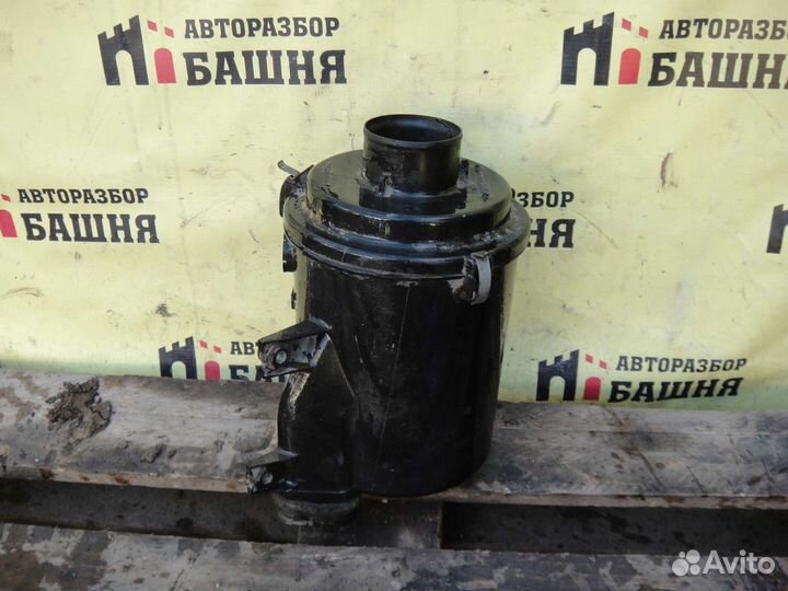 Nissan NP300 Корпус воздушного фильтра 2.5TD 2009