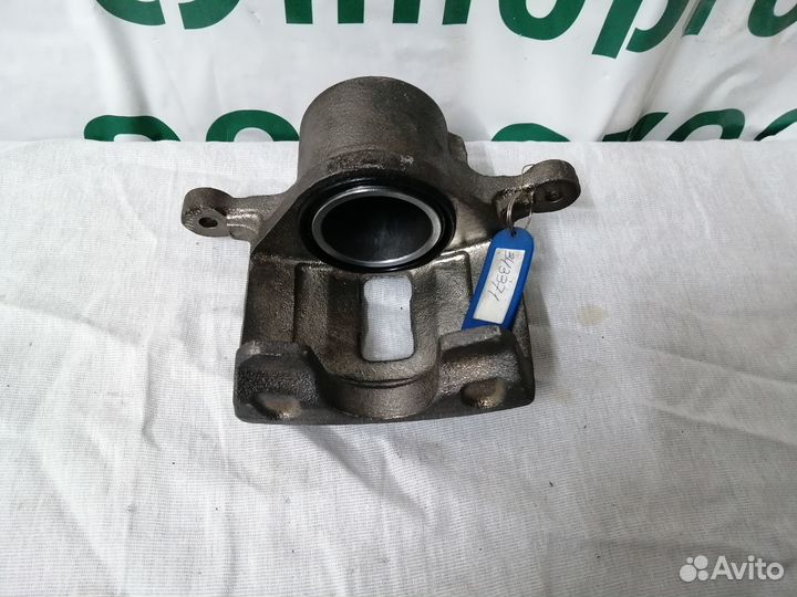 Передний правый суппорт Chevrolet Evanda, Rezzo