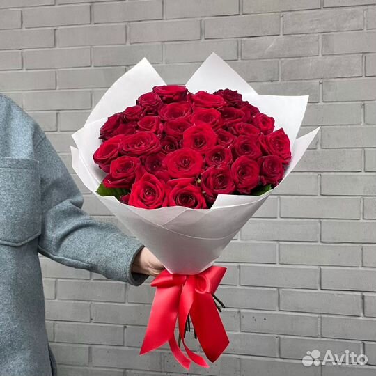 Букет из 31 красной розы / бесплатная доставка
