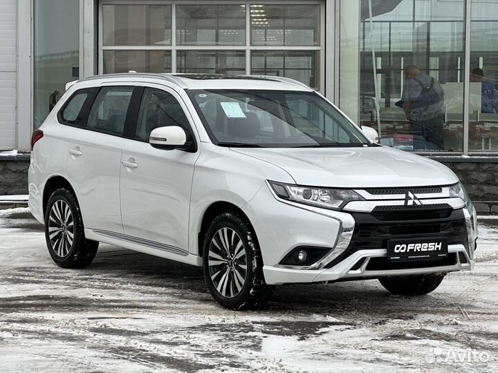 Mitsubishi Outlander 2.0 CVT, 2022, 23 км