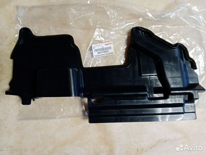 Дефлектор радиатора правый Toyota Camry 50