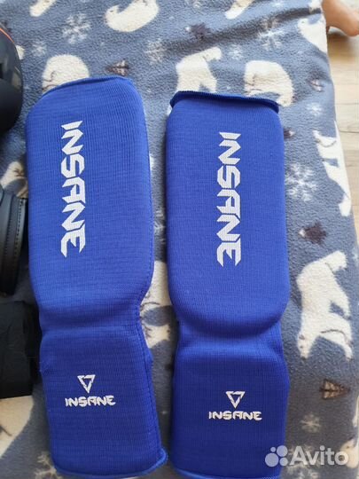 Шлем боксерский, щитки, перчатки