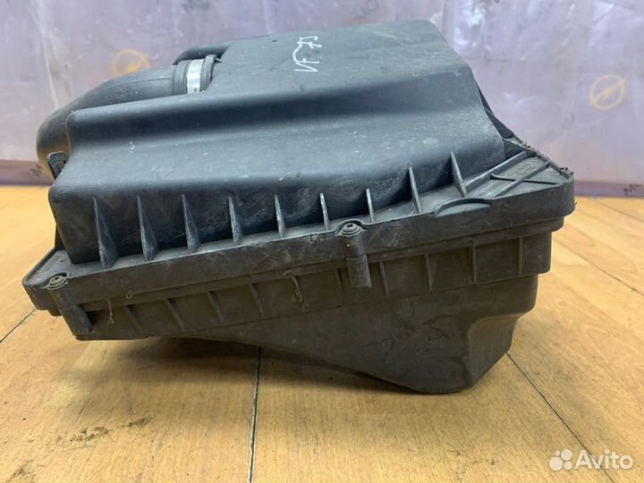 Корпус воздушного фильтра Opel Zafira B Z16XEP