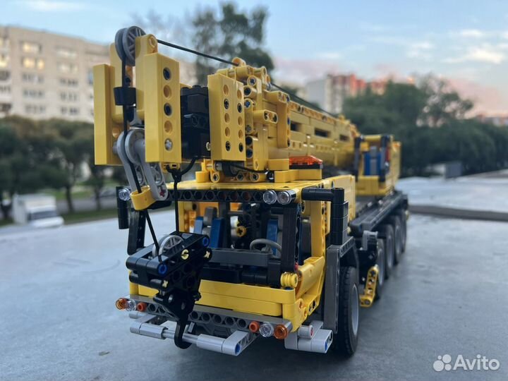 Конструктор(Lego) кран радиоуправляемая модель