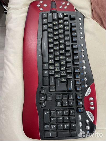Игровая клавиатура вместе с мышкой
