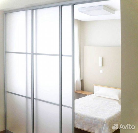 Стеклянная перегородка