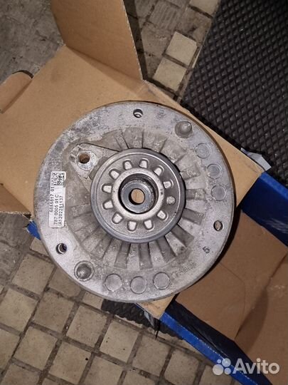 Опоры передние F20