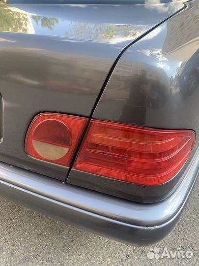 Задние стопы w210