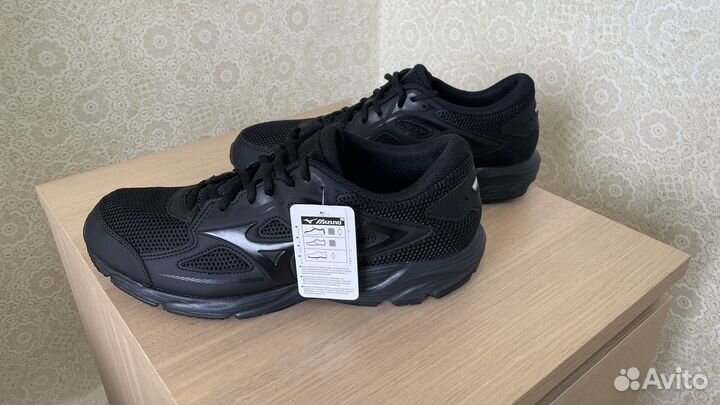 Кроссовки Mizuno maximizer 24