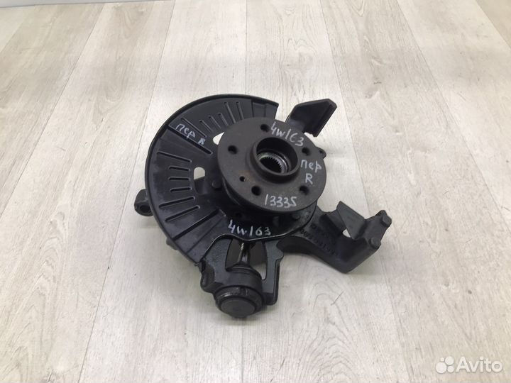 Кулак поворотный передний правый Mercedes ML w 163