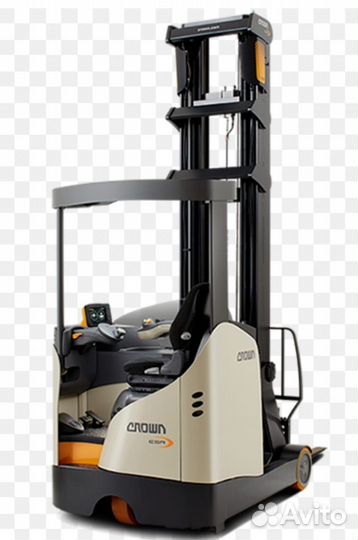 Водитель ричтрака на склад