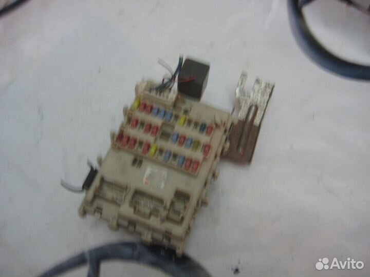 Блок предохранителей салонный Nissan Almera N16